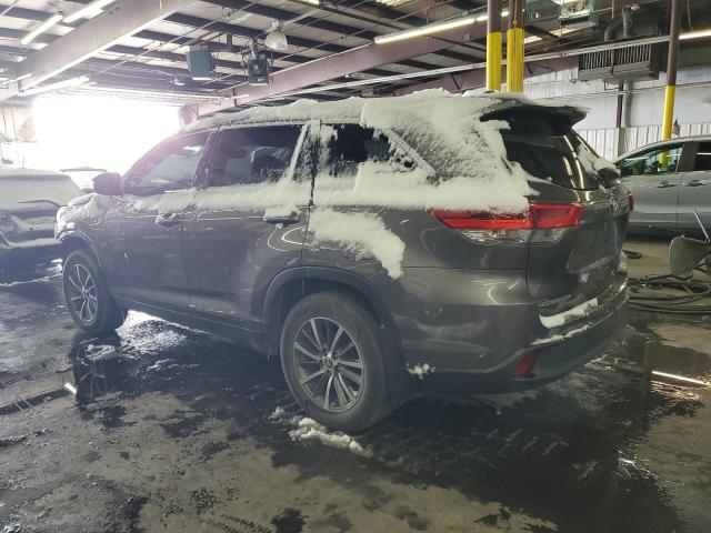 VIN 5TDJZRFH0KS626613 2019 Toyota Highlander, SE no.2