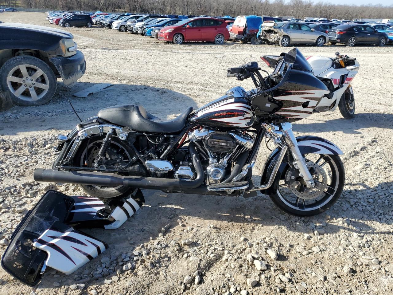1HD1KHC17HB670130 HARLEY-DAVIDSON FLTRX ROAD 2017