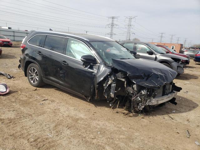 VIN 5TDJZRFH1KS588700 2019 Toyota Highlander, SE no.4