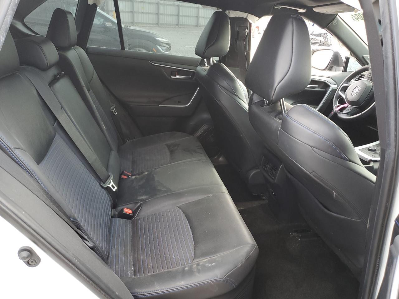 TOYOTA RAV4 XSE -