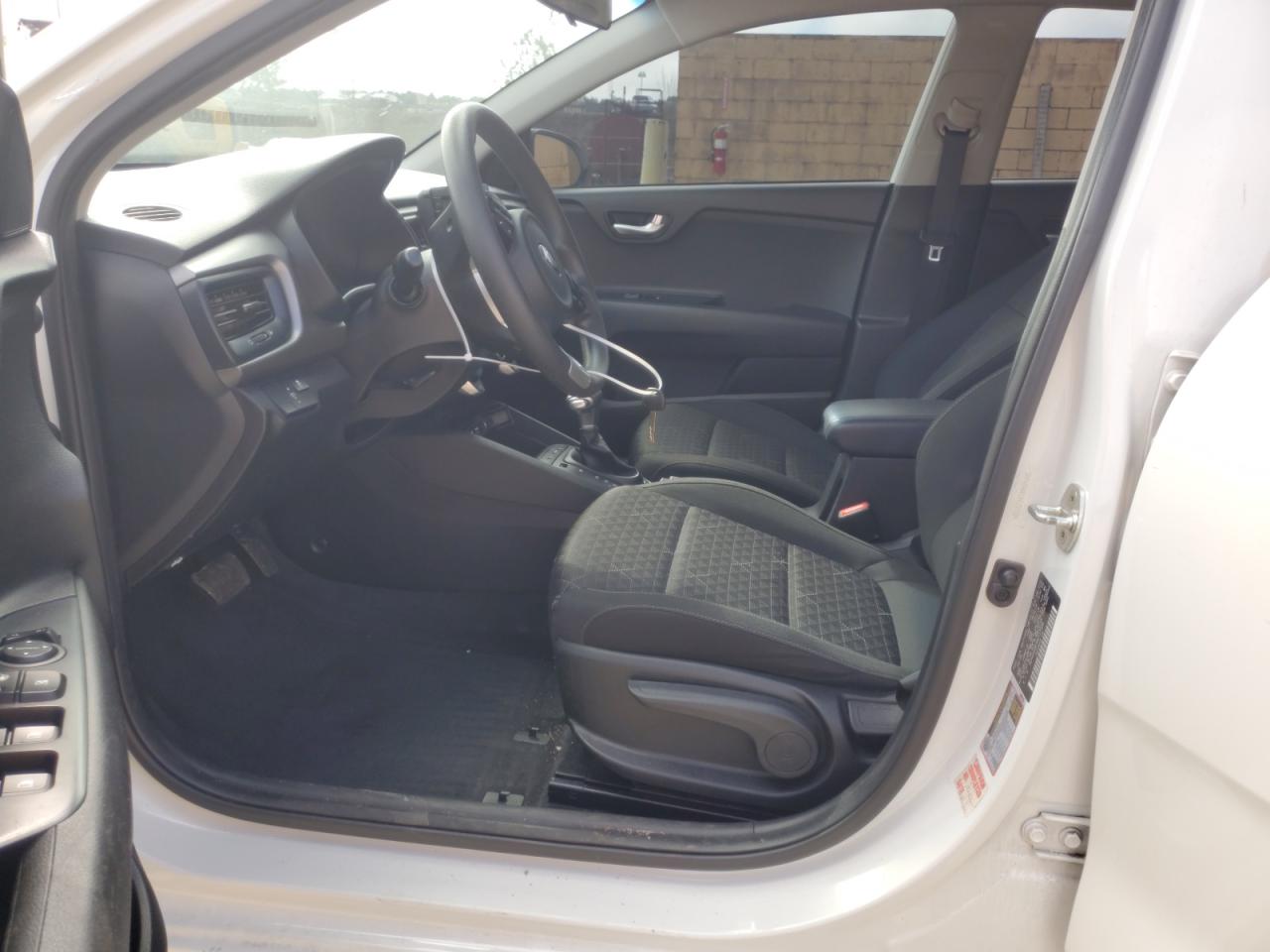 3KPA24AB1KE157584 2019 Kia Rio S