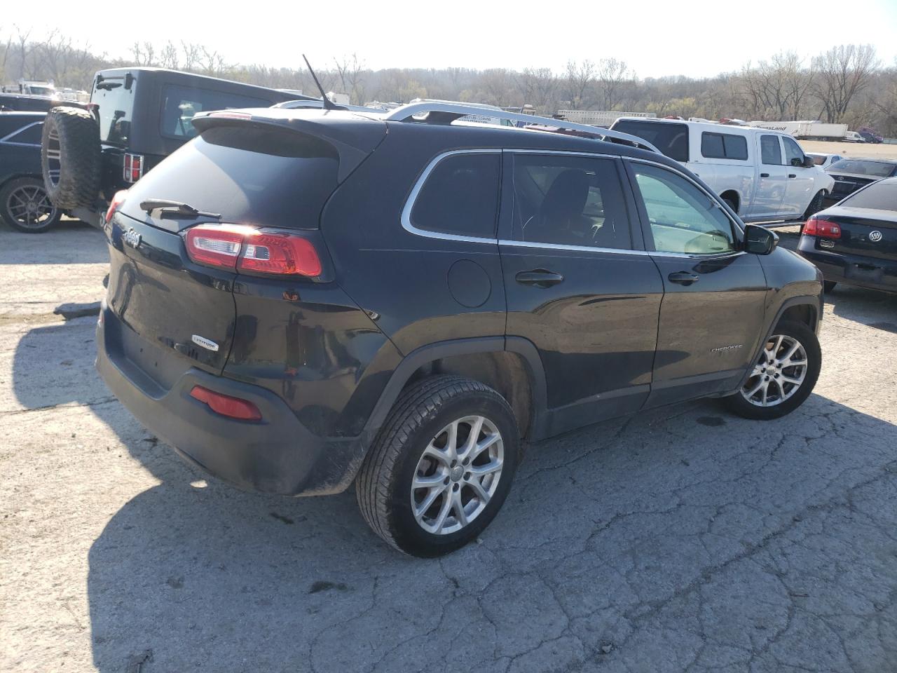 1C4PJLCB7JD553894 2018 Jeep Cherokee Latitude