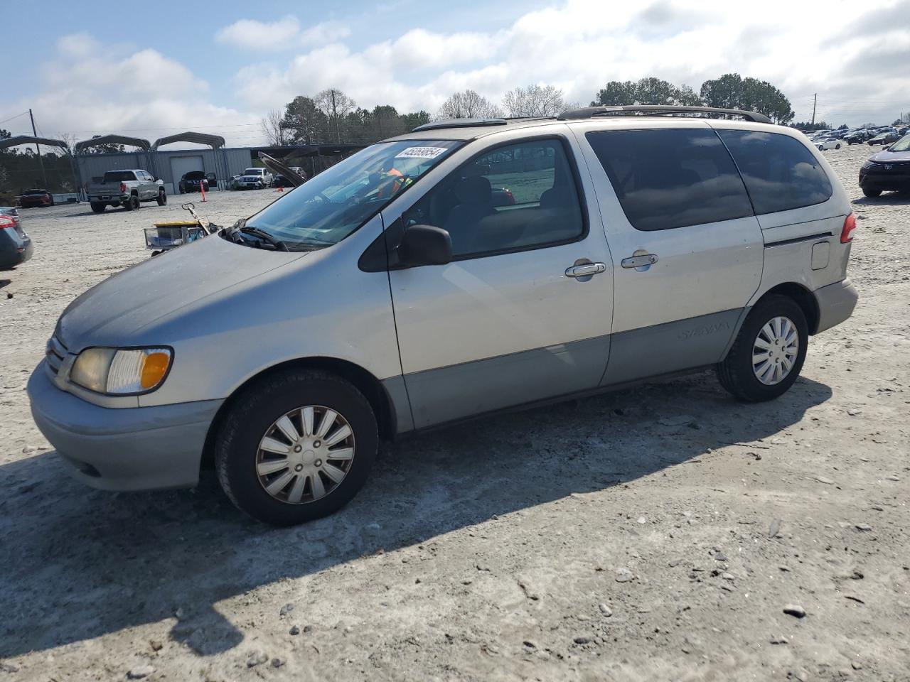4t3zf13c12u475835 4T3ZF13C12U475835 2002 Toyota Sienna Le