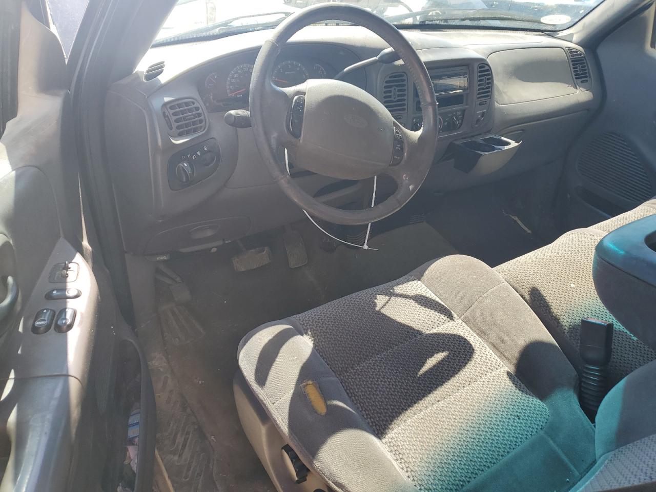 1FTRX18L42NB63974 2002 Ford F150