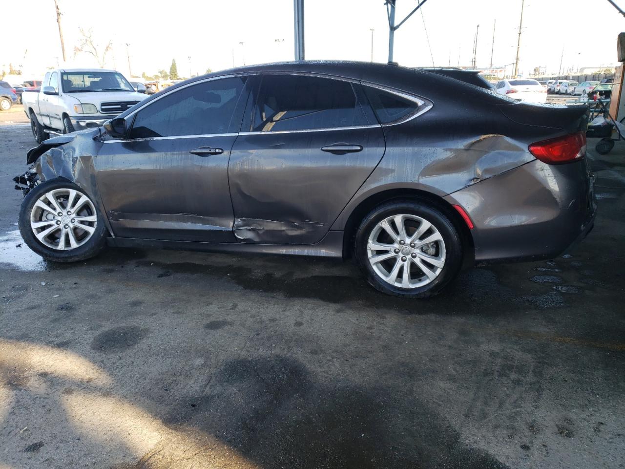 2015 Chrysler 200 Limited vin: 1C3CCCAB4FN633557