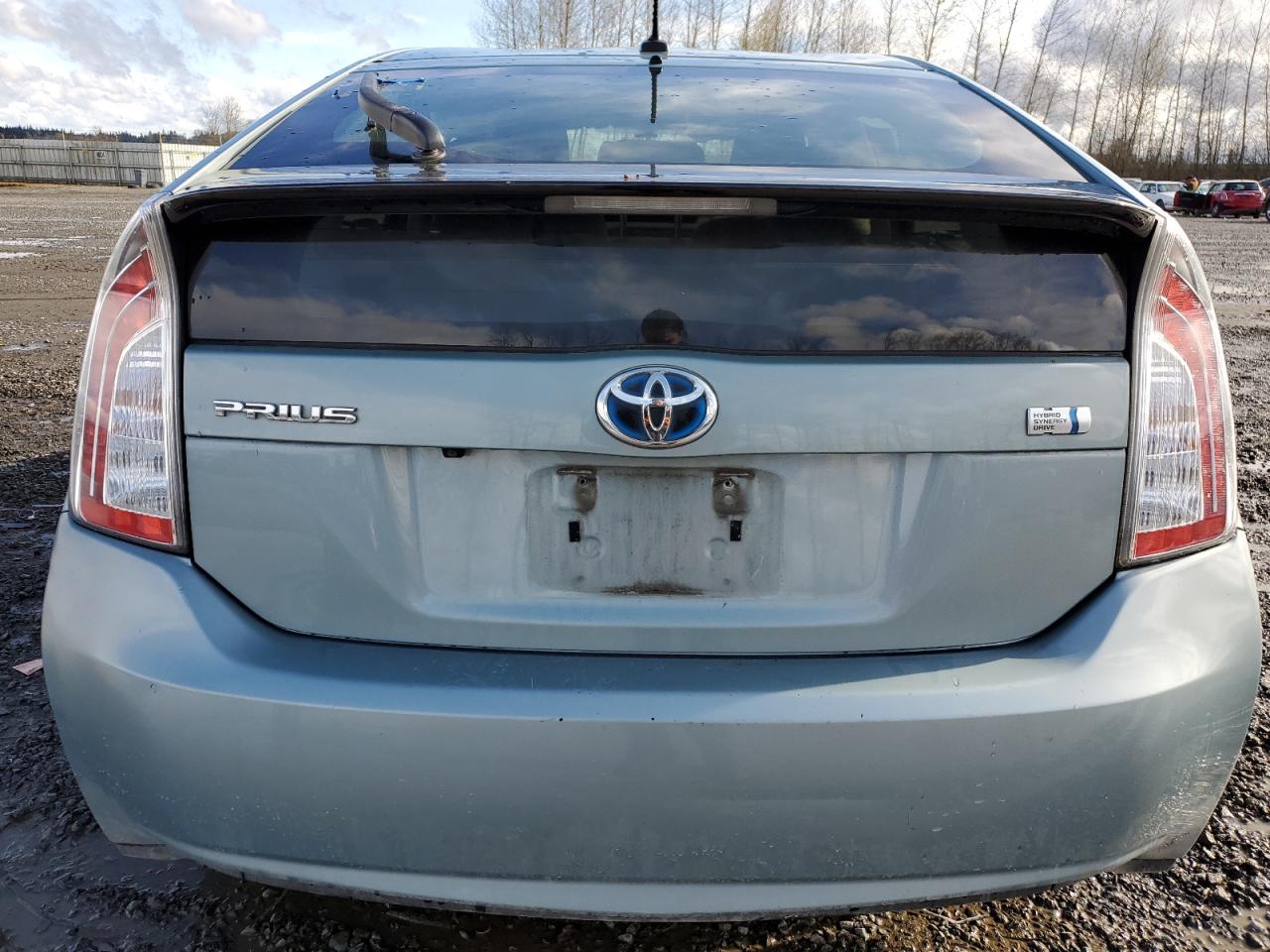 JTDKN3DU3F1907529 2015 Toyota Prius