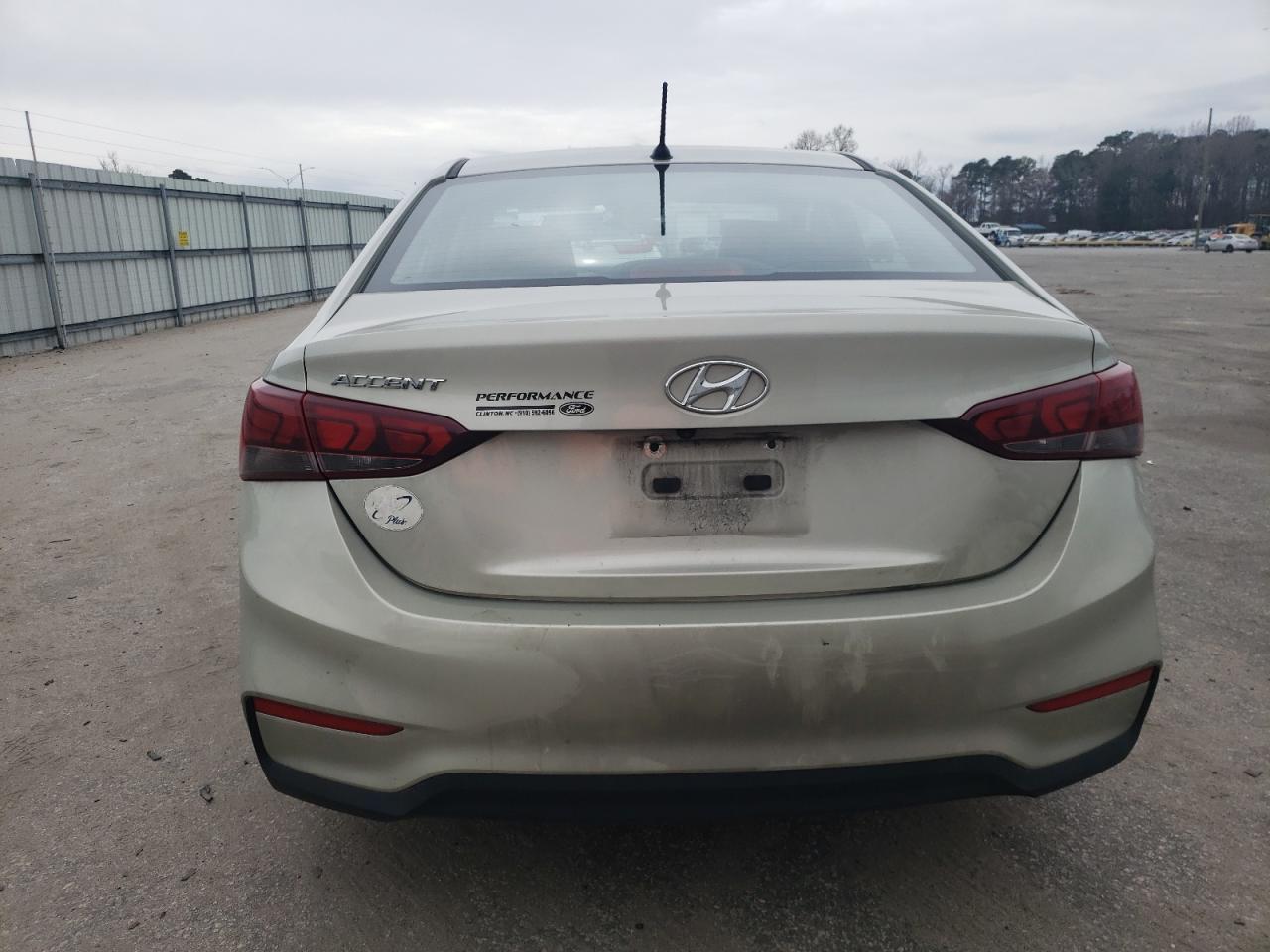 3KPC24A35JE020695 2018 Hyundai Accent Se