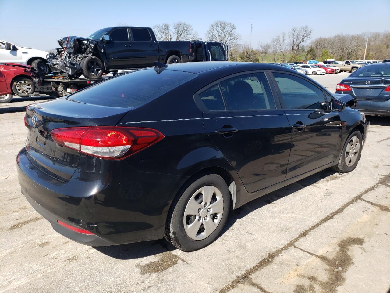 2017 Kia Forte Lx vin: 3KPFK4A78HE014139