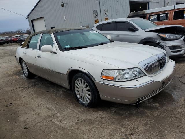 1LNHM82W83Y623777 | 2003 Lincoln town car signature