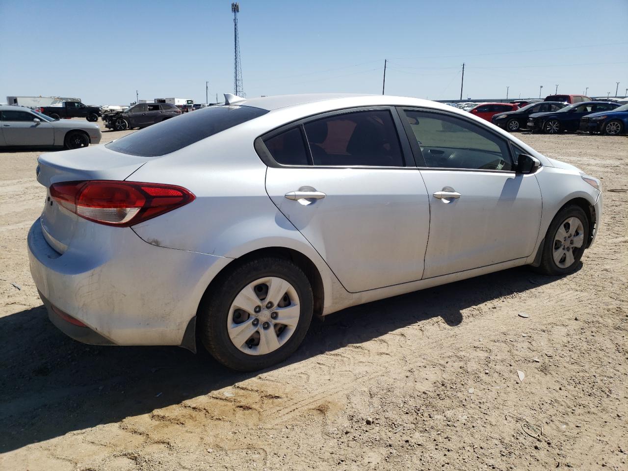 3KPFK4A76JE193206 2018 Kia Forte Lx