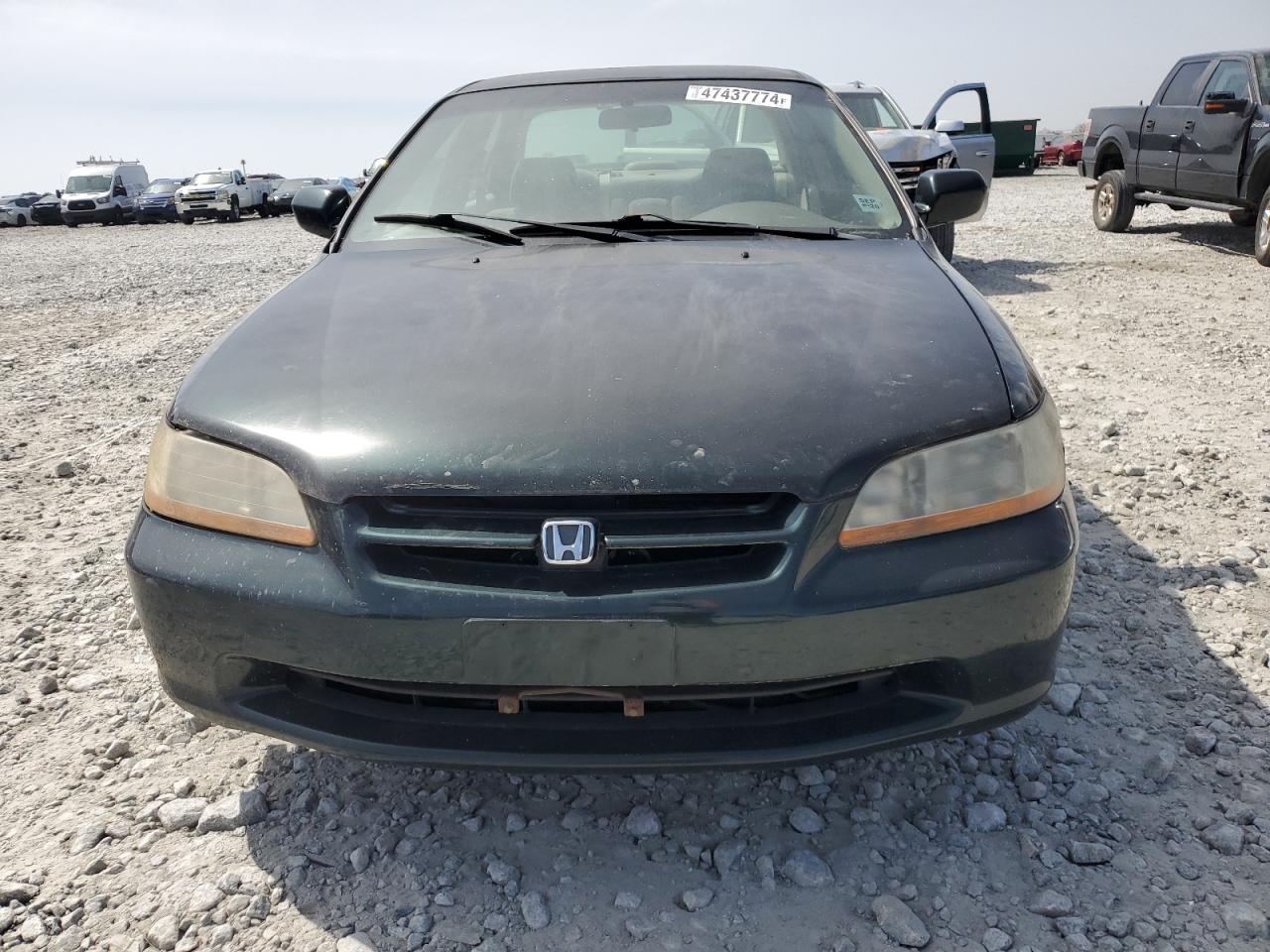 1HGCG5675YA097827 2000 Honda Accord Se