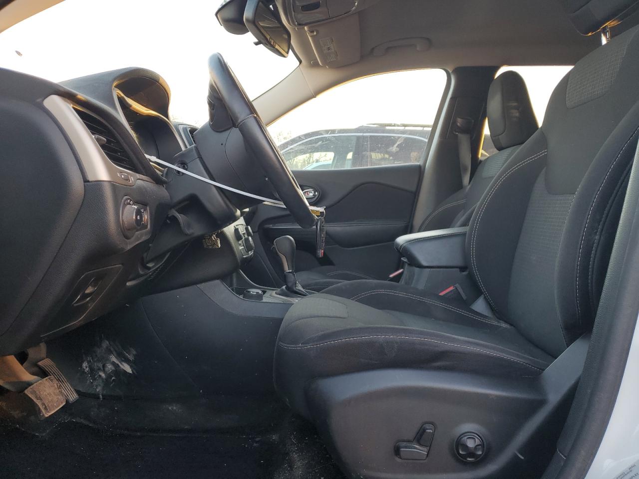 1C4PJMCS8GW269676 2016 Jeep Cherokee Latitude