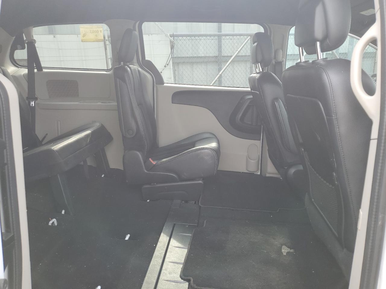 2C4RDGCG1HR790987 2017 Dodge Grand Caravan Sxt