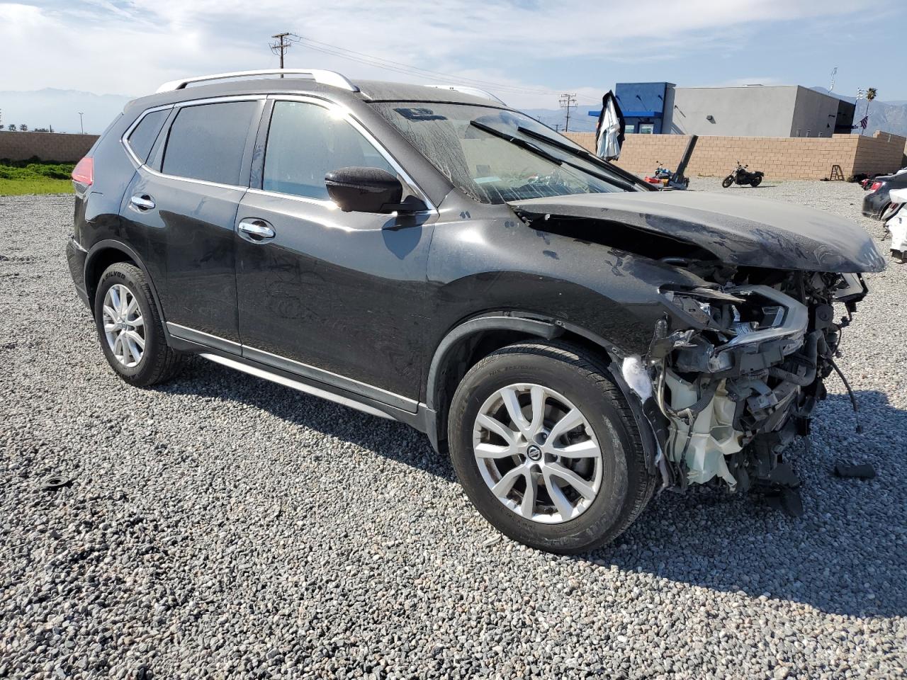 2017 Nissan Rogue S vin: KNMAT2MT8HP525273