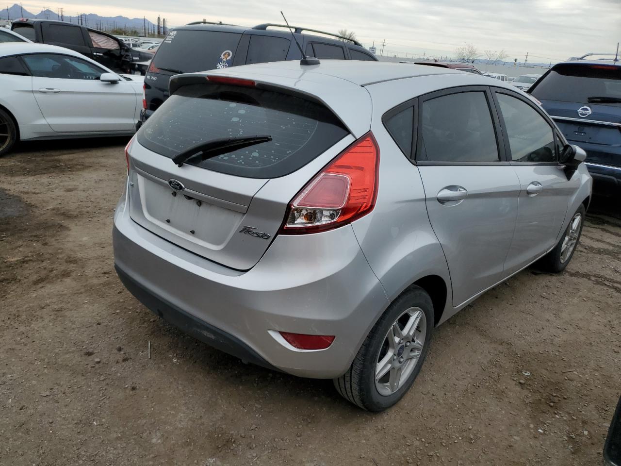 3FADP4EJ1JM123879 2018 Ford Fiesta Se