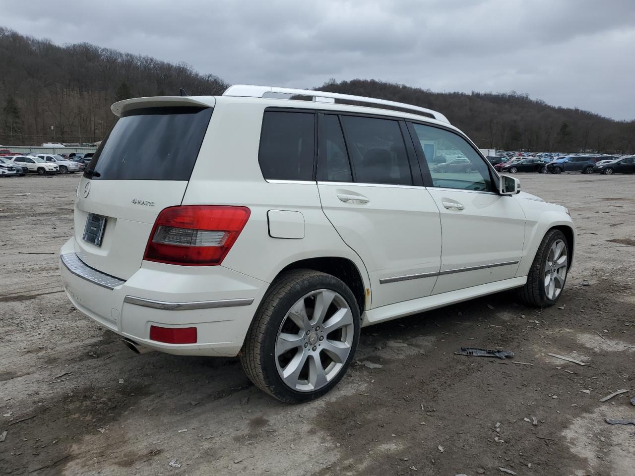 WDCGG8HB9BF618166 2011 Mercedes-Benz Glk 350 4Matic