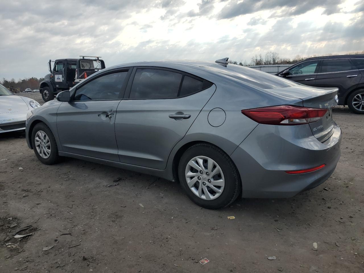 KMHD74LF7HU117420 2017 Hyundai Elantra Se