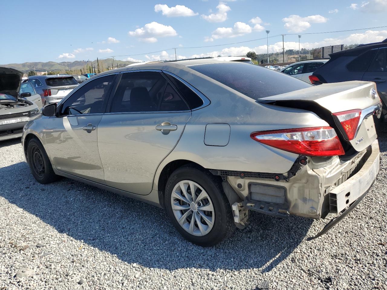 2015 Toyota Camry Le vin: 4T4BF1FK3FR503448