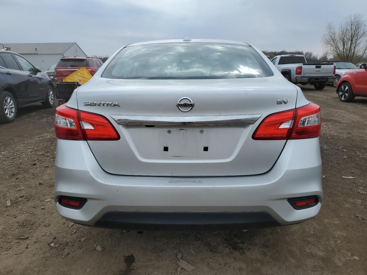 3N1AB7AP0JY227735 2018 Nissan Sentra S