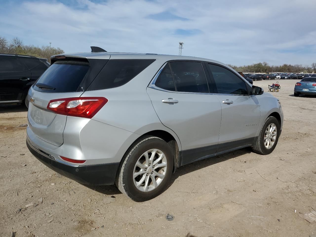 2GNAXJEV8K6151440 2019 Chevrolet Equinox Lt