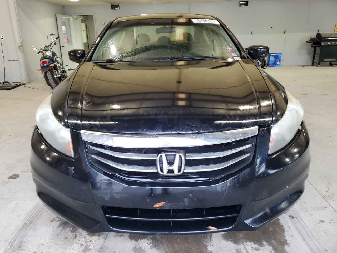 1HGCP2F71BA061834 2011 Honda Accord Ex