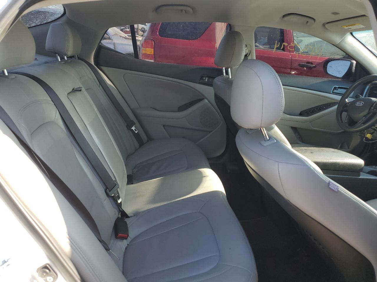 KNAGM4A72B5085724 2011 Kia Optima Lx