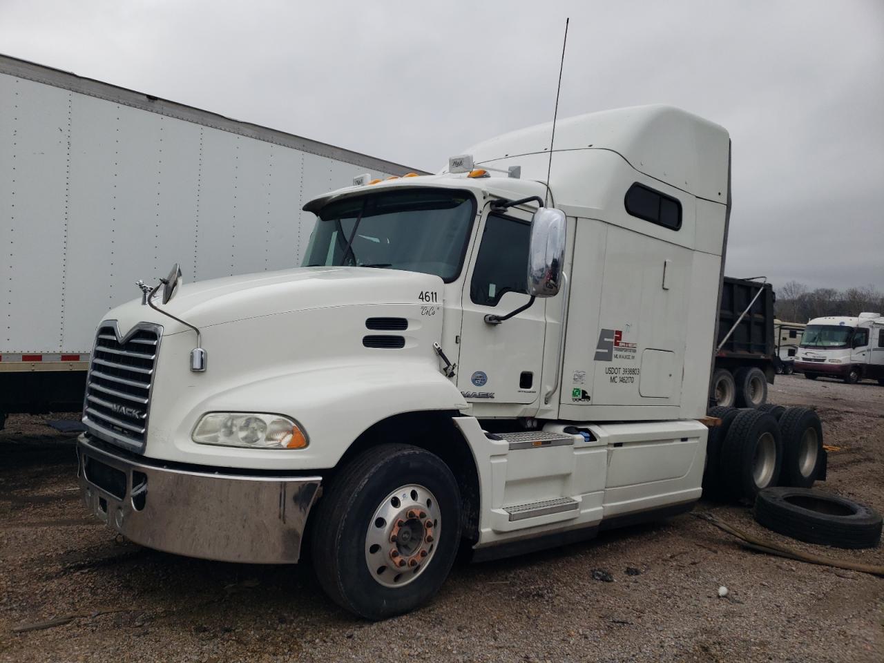 Lot #2501479024 2016 MACK 600 CXU600