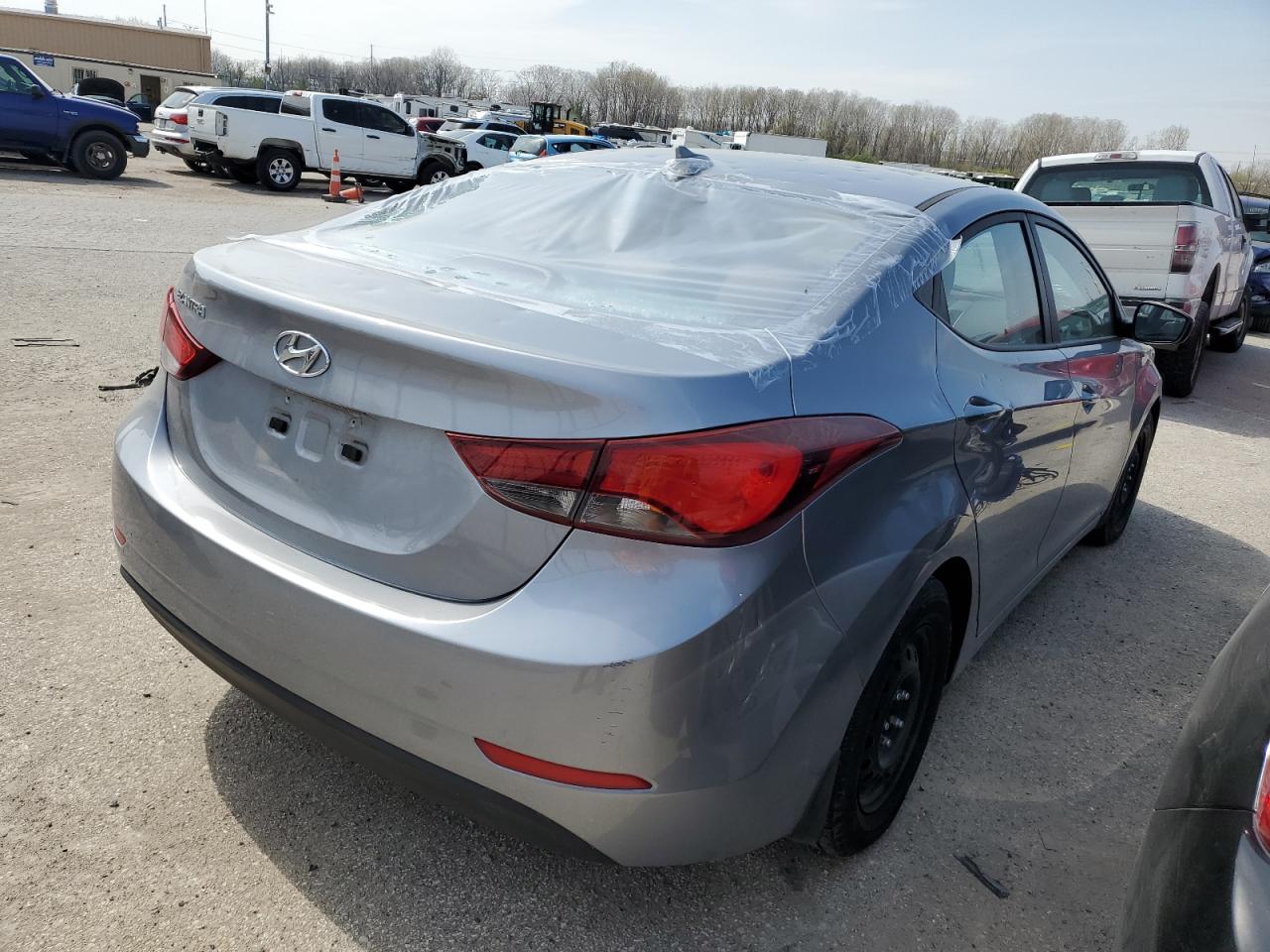 5NPDH4AE1GH778977 2016 Hyundai Elantra Se