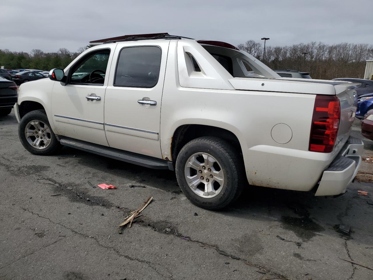 3GNTKGE39BG219564 2011 Chevrolet Avalanche Ltz