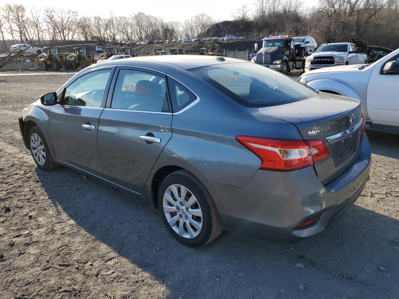 2016 Nissan Sentra S vin: 3N1AB7AP5GL680951