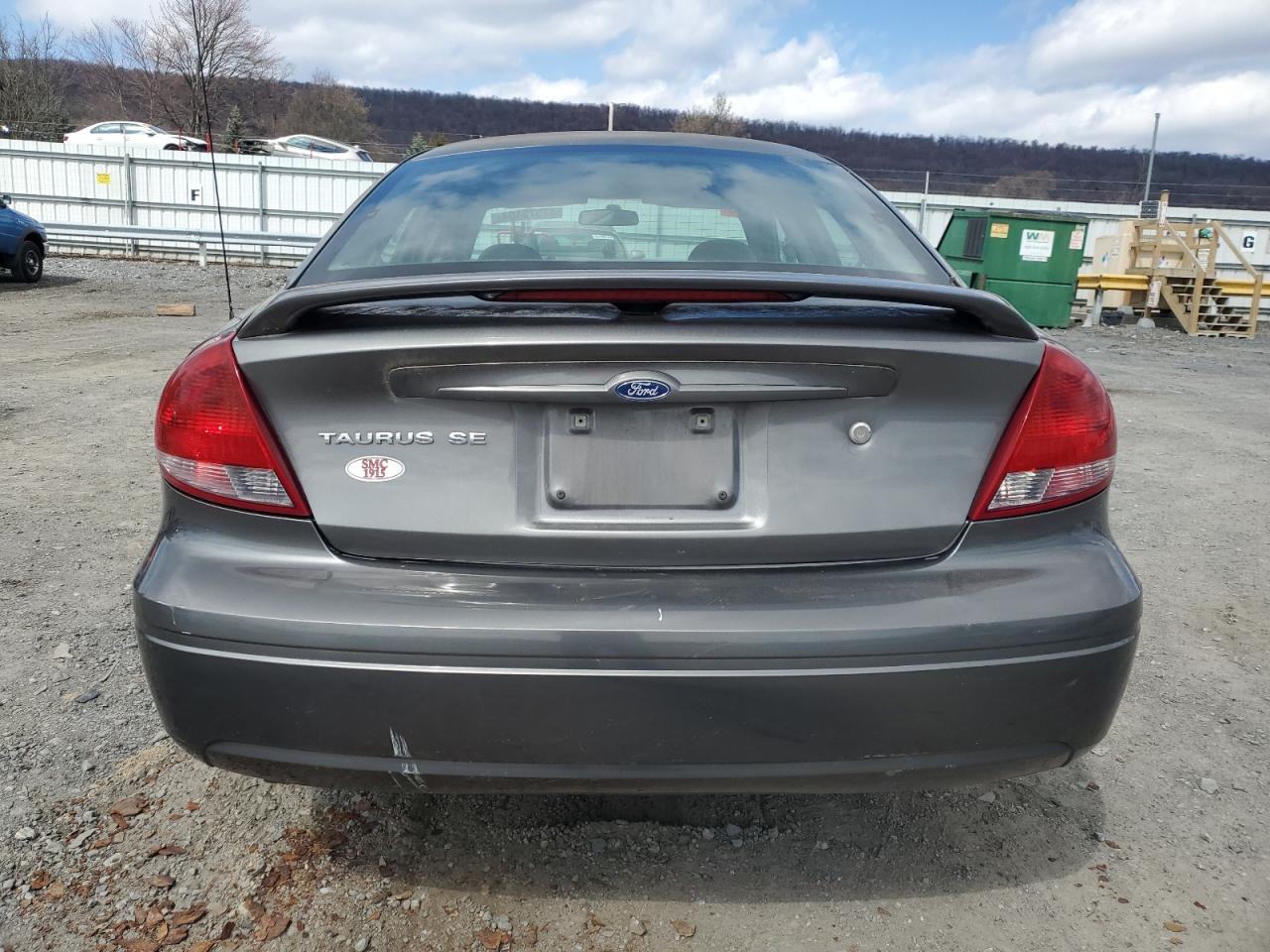 1FAFP53UX5A129971 2005 Ford Taurus Se