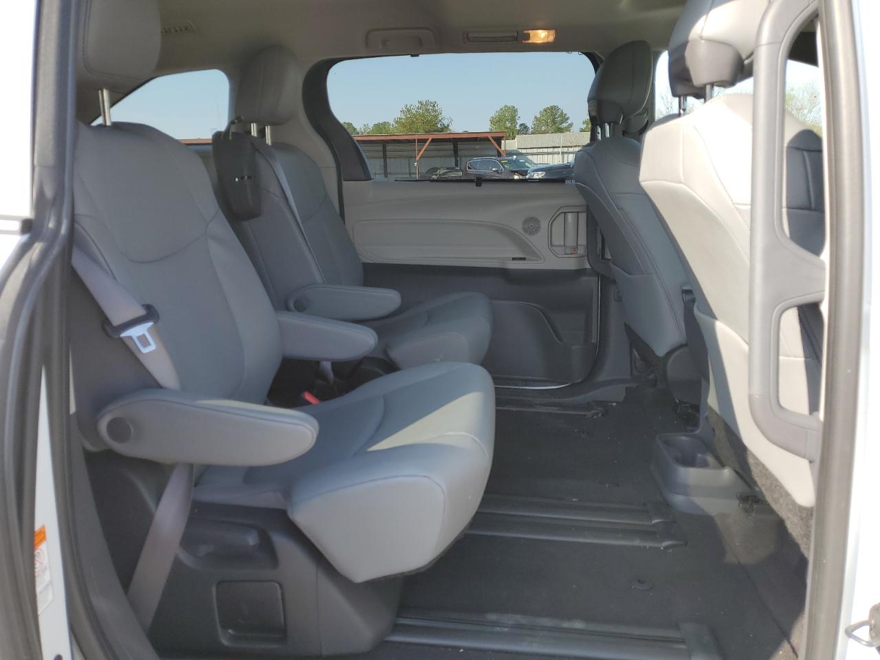 2023 Toyota Sienna Xle vin: 5TDYRKEC3PS171789