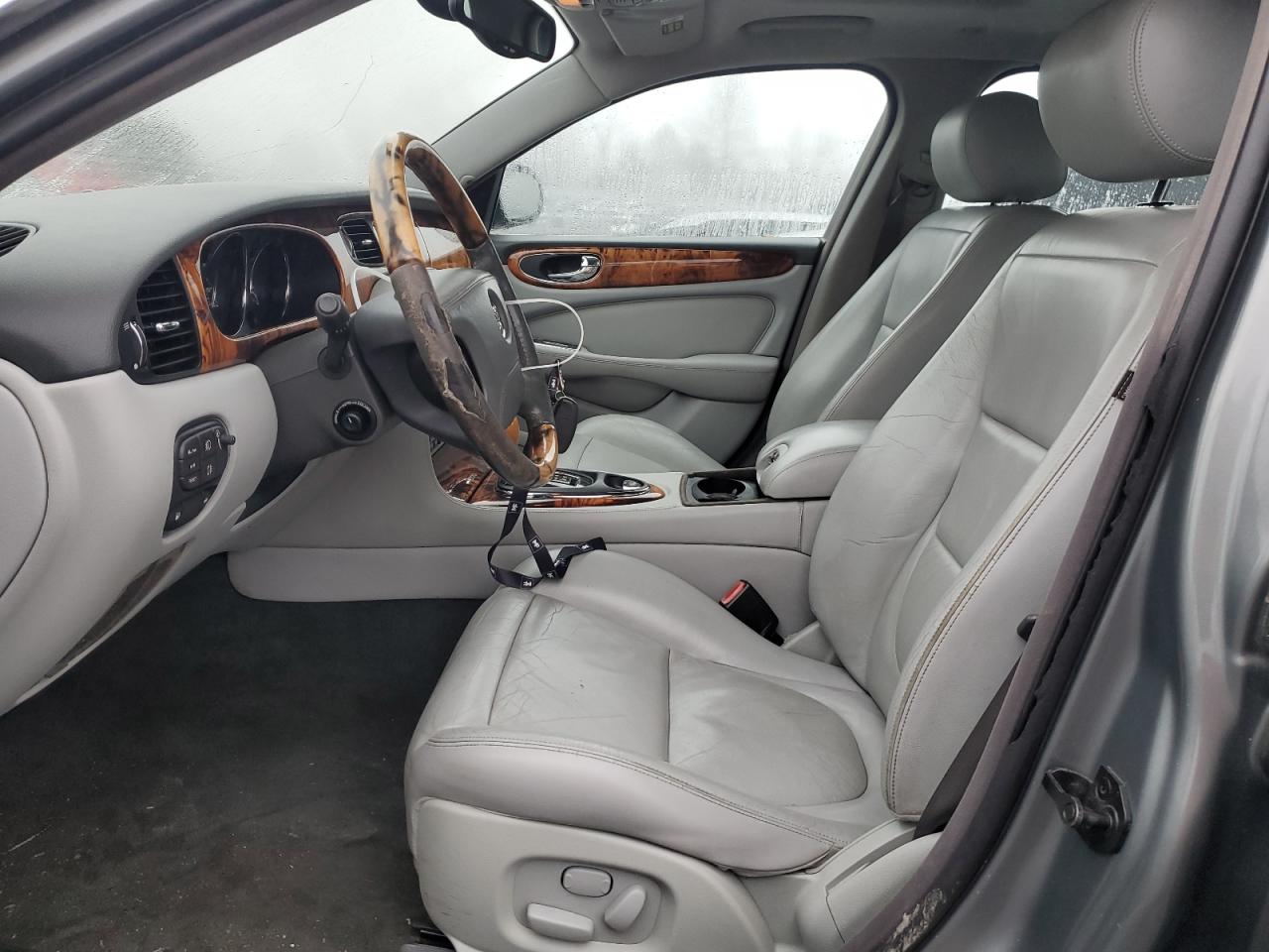 SAJWA71C04SG25358 2004 Jaguar Xj8