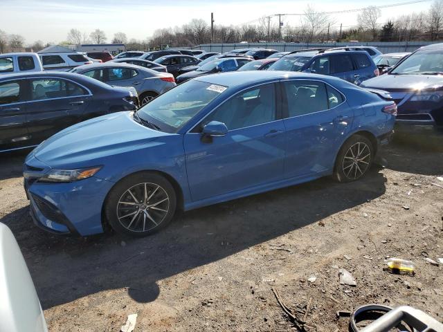 Lot #2471323063 2023 TOYOTA CAMRY SE N salvage car