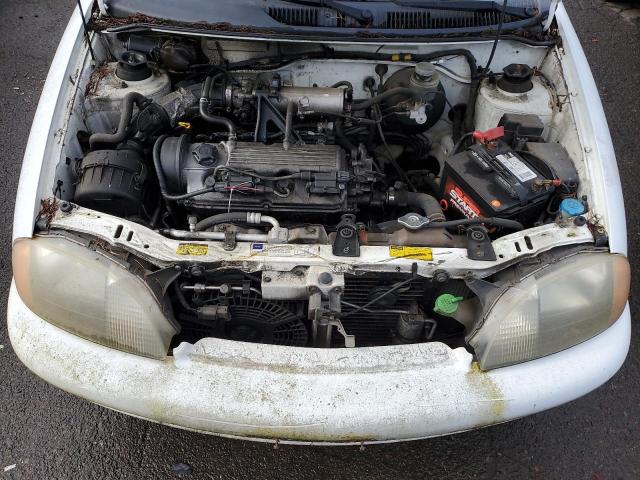 2C1MR2228Y6722852 2000 Chevrolet Metro Lsi