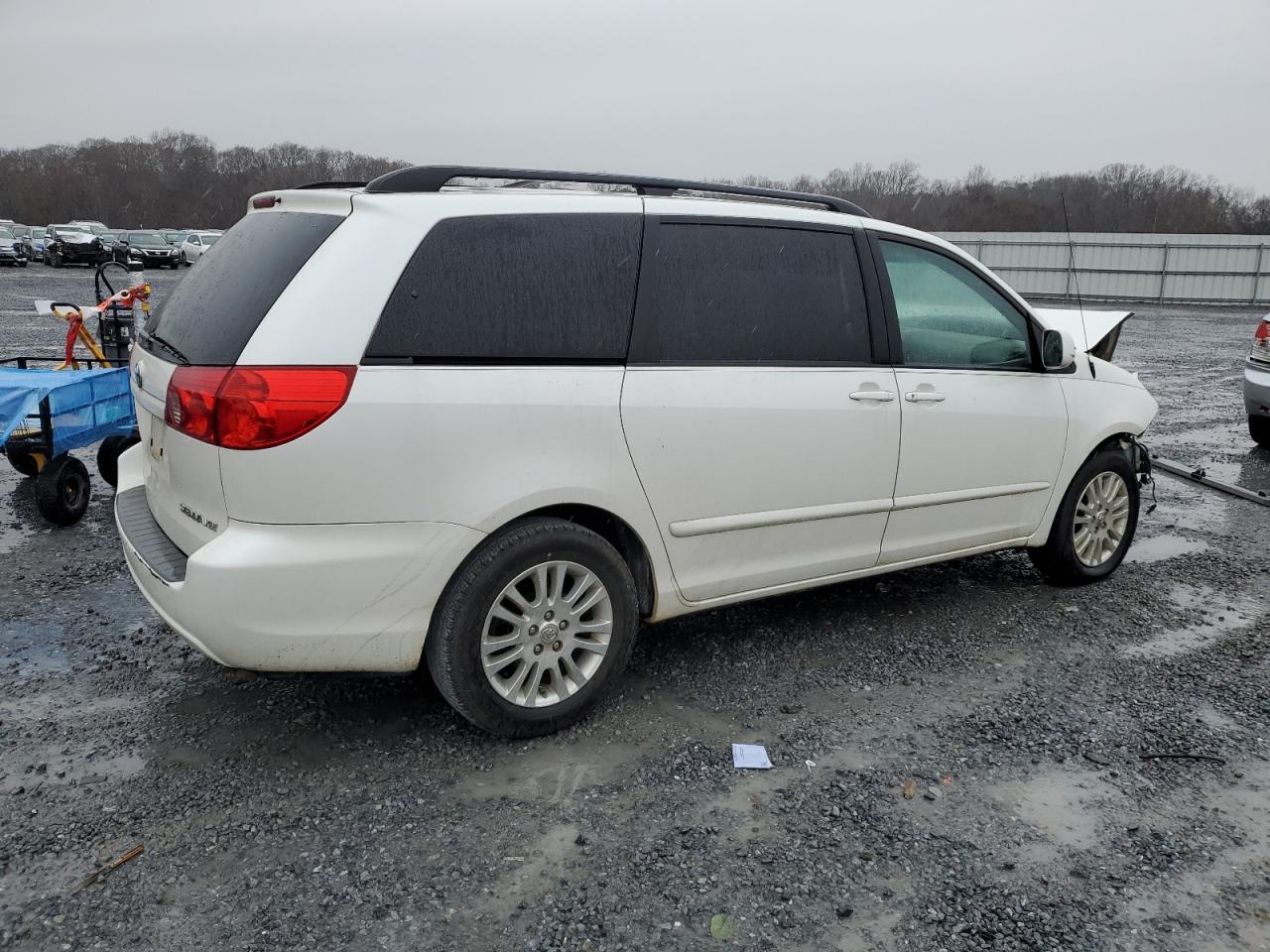 5TDYK4CC0AS338250 2010 Toyota Sienna Xle