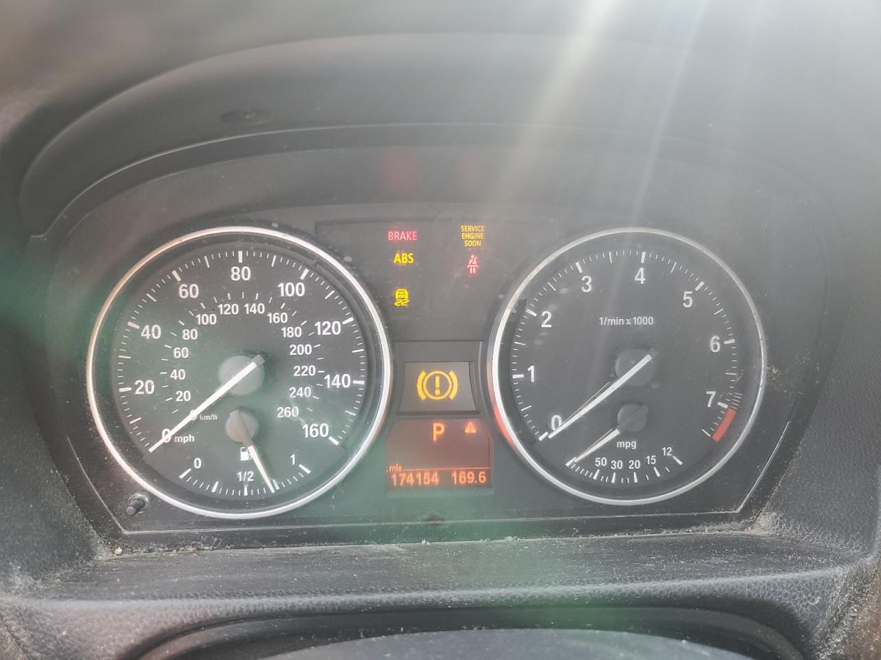 WBAPH7C53BE680339 2011 BMW 328 I