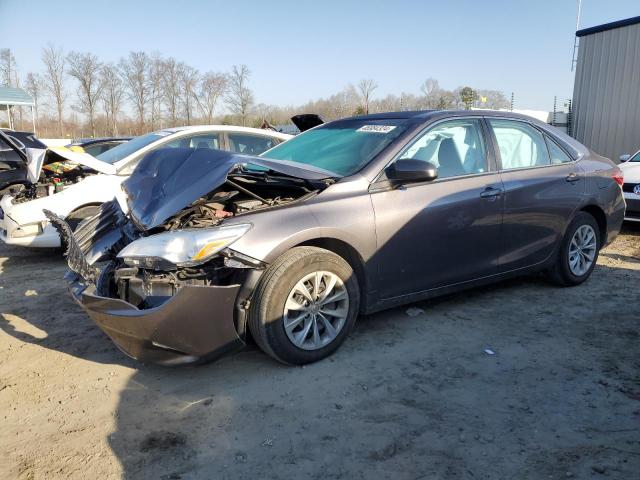 Lot #2423585190 2015 TOYOTA CAMRY LE salvage car