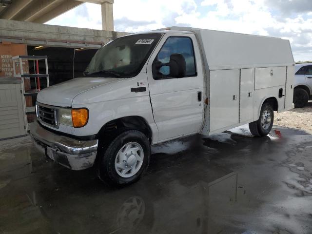 Lot #2469003763 2004 FORD ECONOLINE salvage car