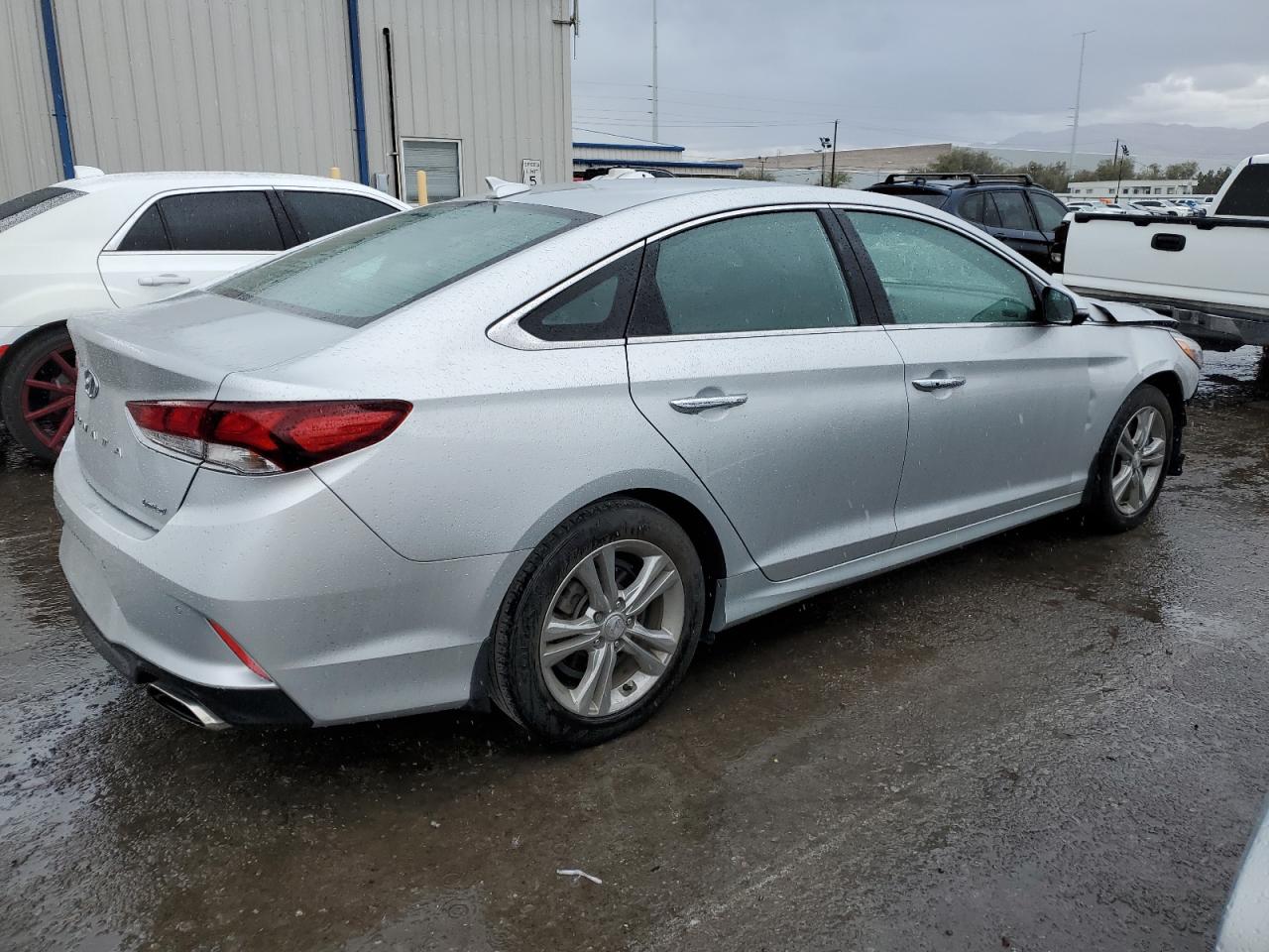 2018 Hyundai Sonata Sport vin: 5NPE34AF9JH692500