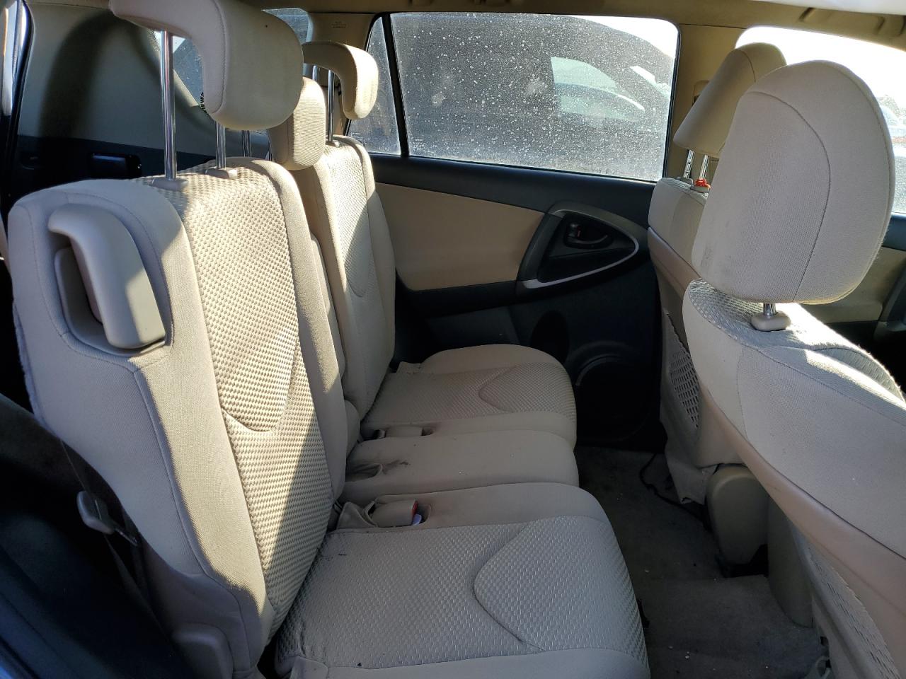 JTMBF4DV7B5040702 2011 Toyota Rav4