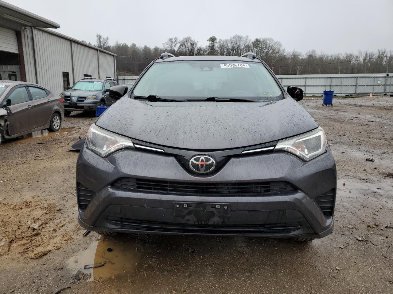 2017 Toyota Rav4 Le vin: JTMZFREV9HJ135790