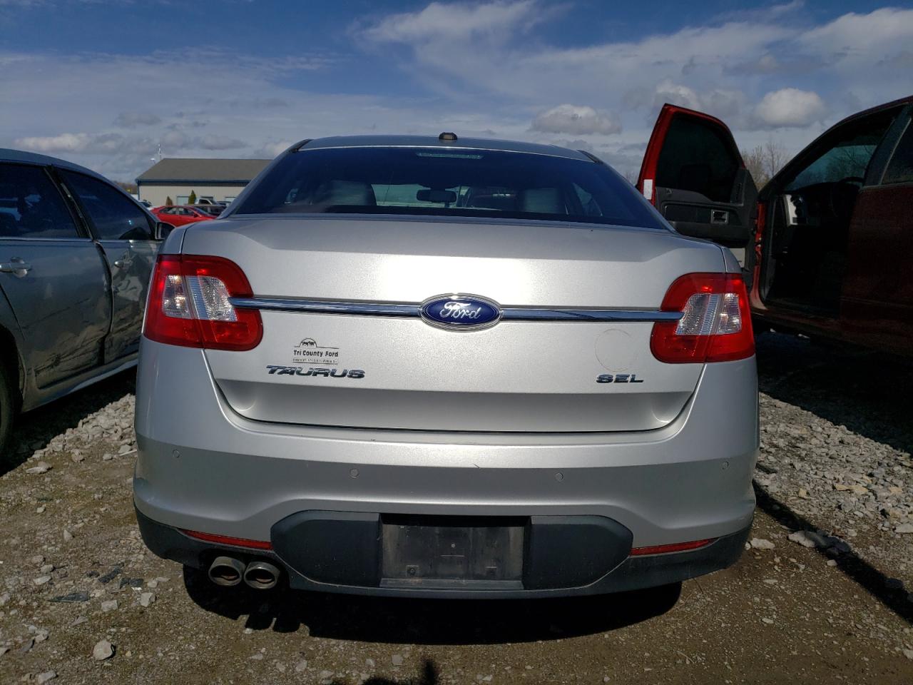 1FAHP2EW4BG163323 2011 Ford Taurus Sel