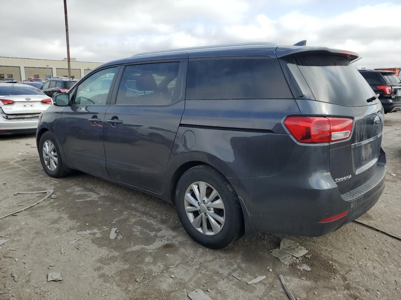 KNDMB5C1XH6334493 2017 Kia Sedona Lx