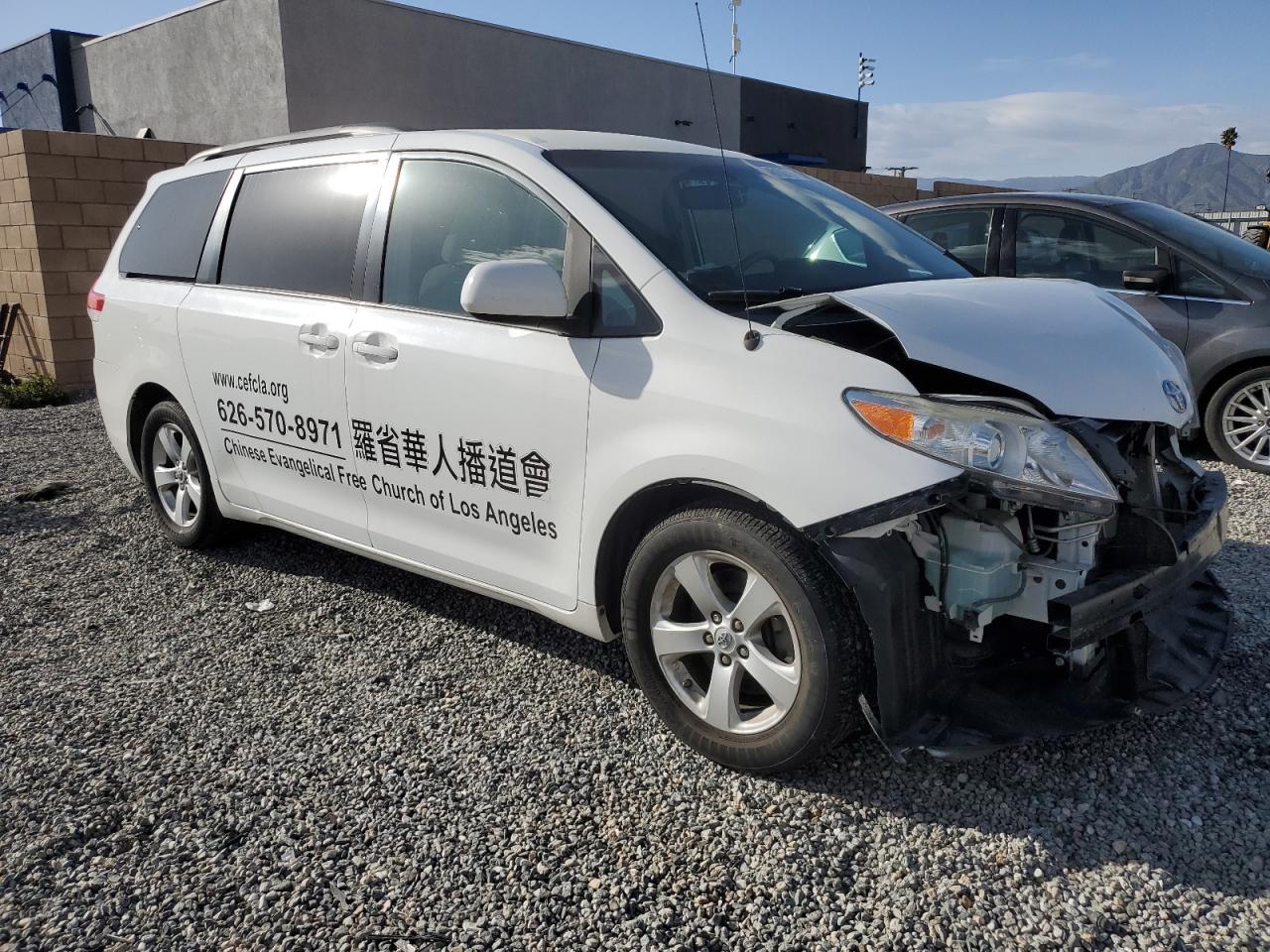 5TDKK3DC2BS093063 2011 Toyota Sienna Le