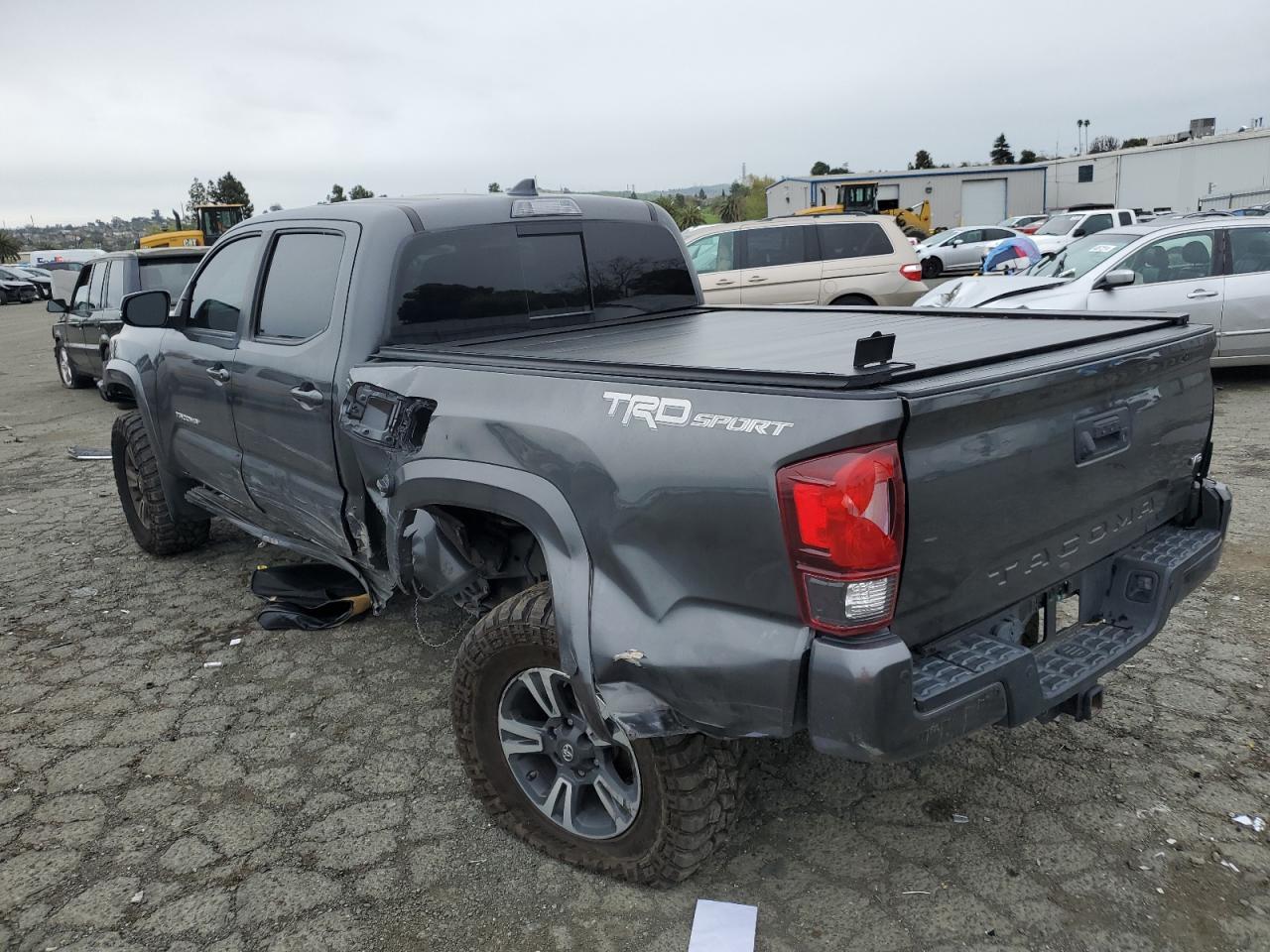 2018 Toyota Tacoma Double Cab vin: 3TMBZ5DN1JM014425