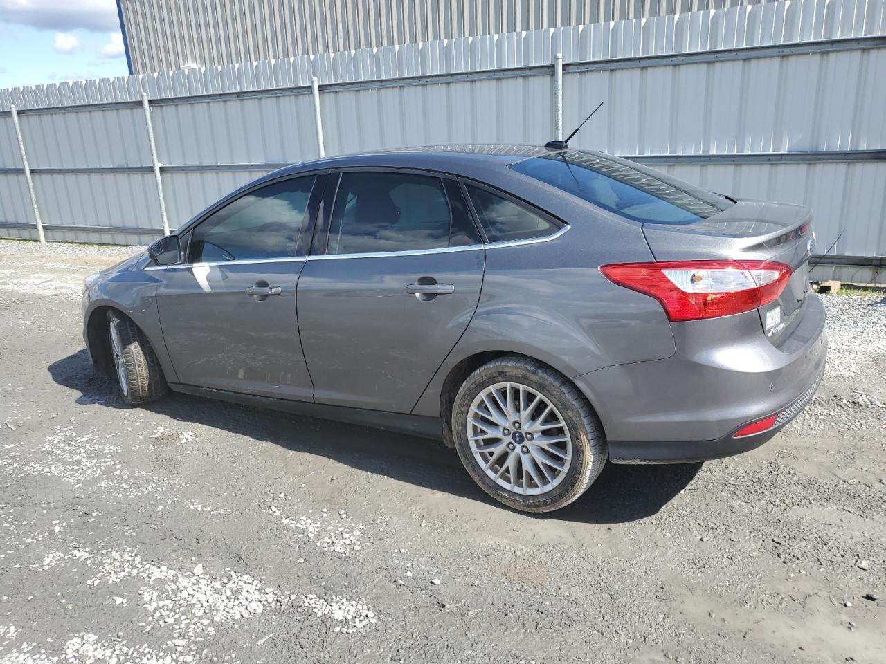1FAHP3H2XCL309070 2012 Ford Focus Sel