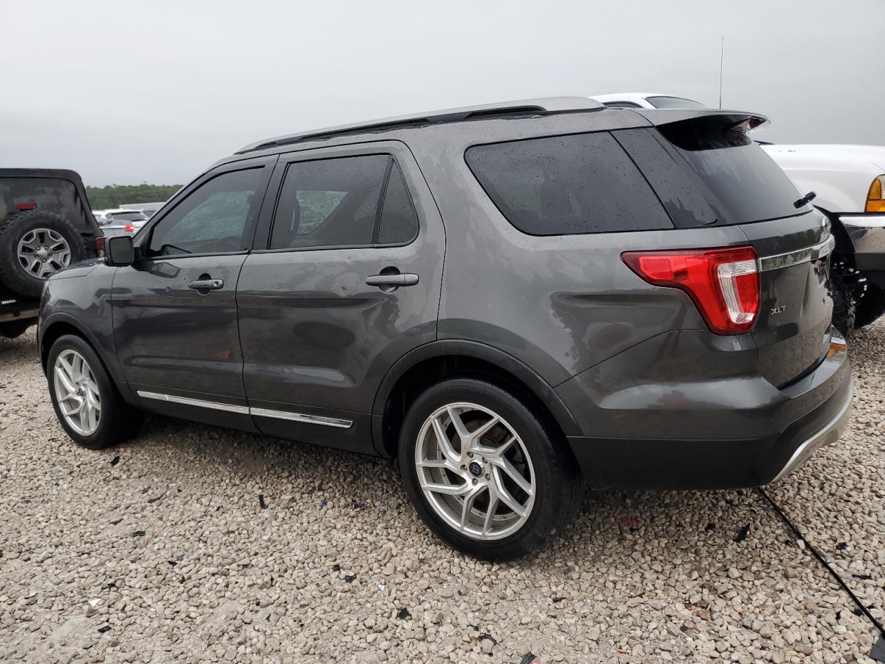 1FM5K7D89HGD39704 2017 Ford Explorer Xlt