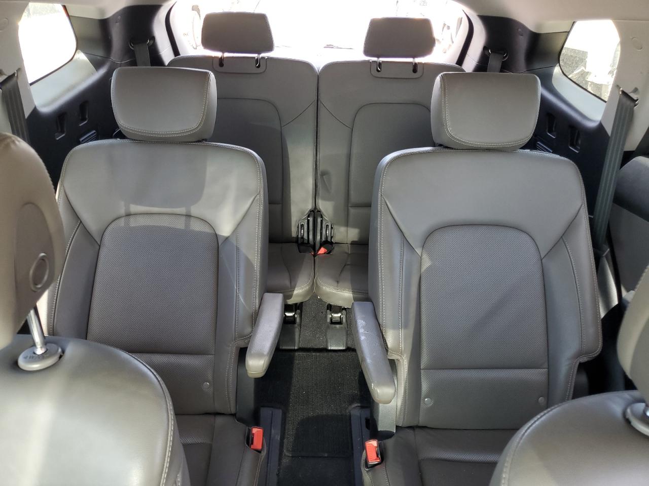 KM8SN4HF9HU206573 2017 Hyundai Santa Fe Se