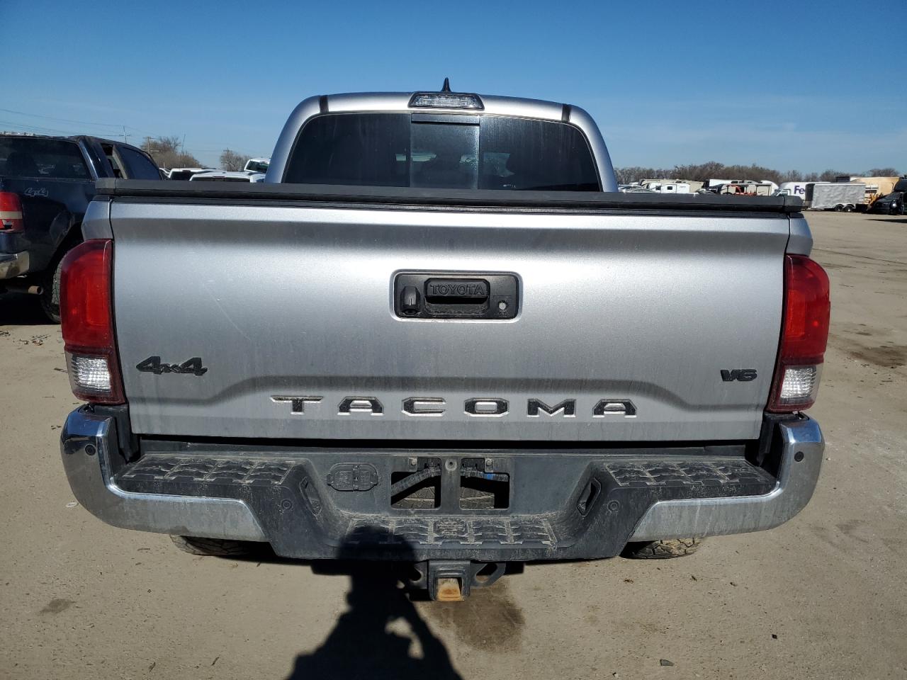 2018 Toyota Tacoma Double Cab vin: 3TMCZ5AN7JM188573